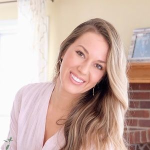 Meet your Posher, Elise